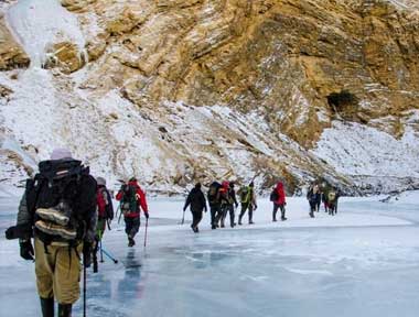 Frozen River Chadar Trek in Lehladakhtourism.com